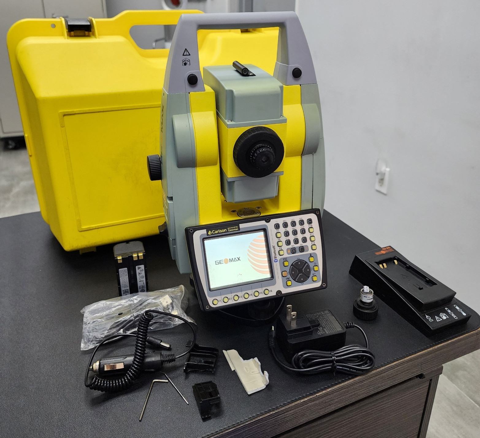 Geomax Zoom 90 2" Robotic Total Station