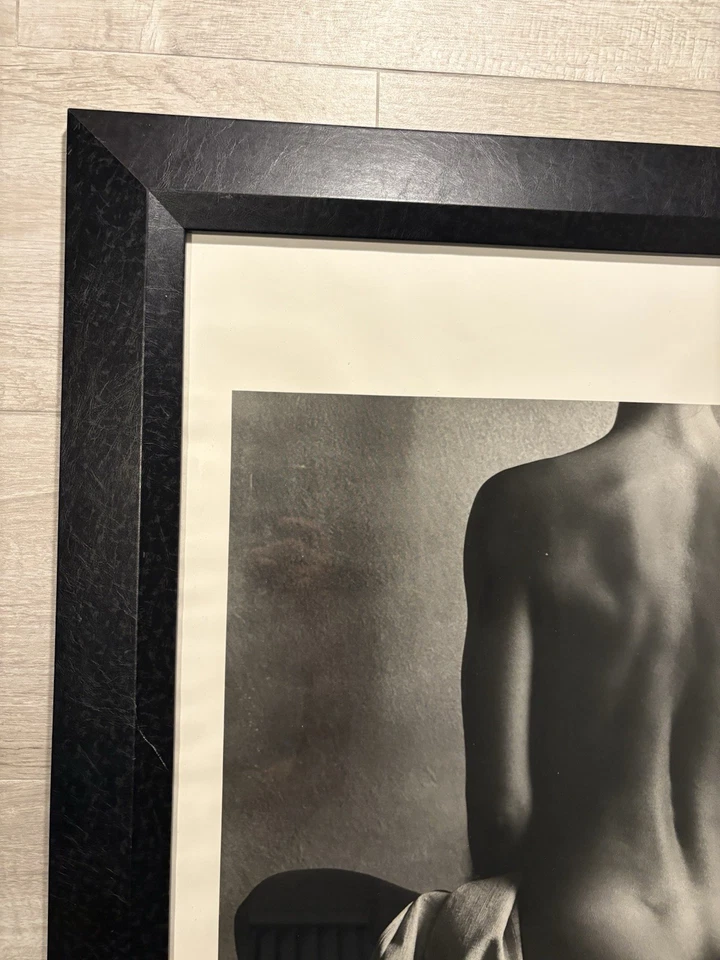 Christian Coigny 摄影裸体女性黑白相框艺术 30 英寸 x 37 英寸 — 第 2/4 张图片