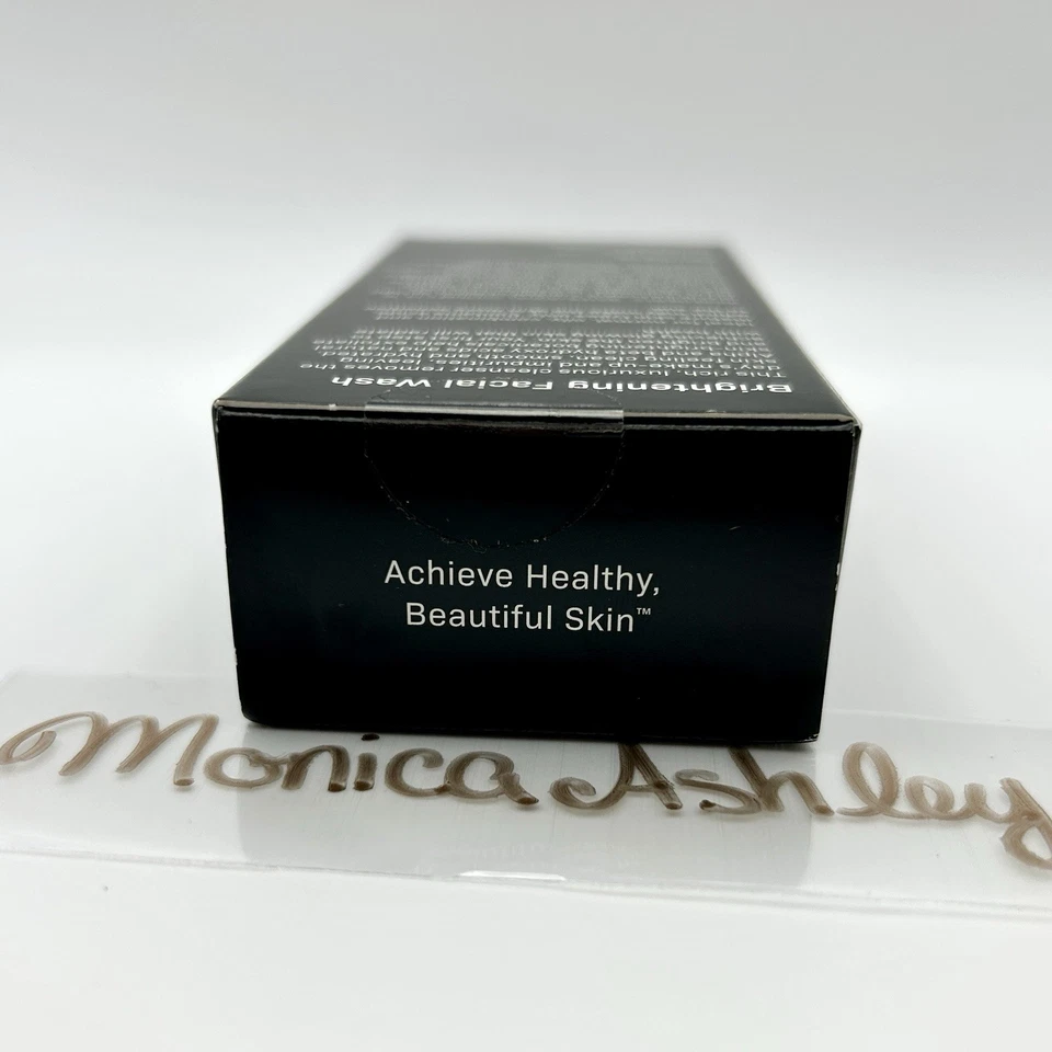 Limpiador facial rejuvenecedor Revision Brightening 3,4 fl. oz / 100 ml, nuevo Foto 3 de 4