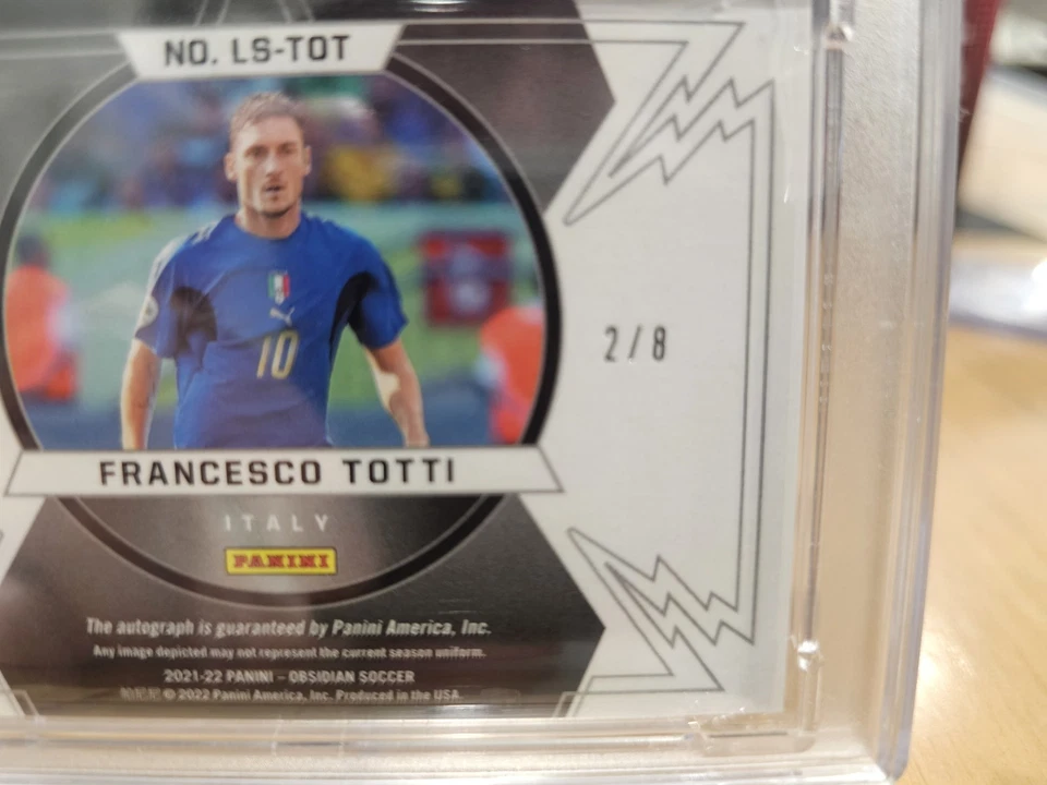 FRANCESCO TOTTI 2021-22 Obsidian Lightning Strike Red Flood Auto 2/8 SSP - Image 4 of 4