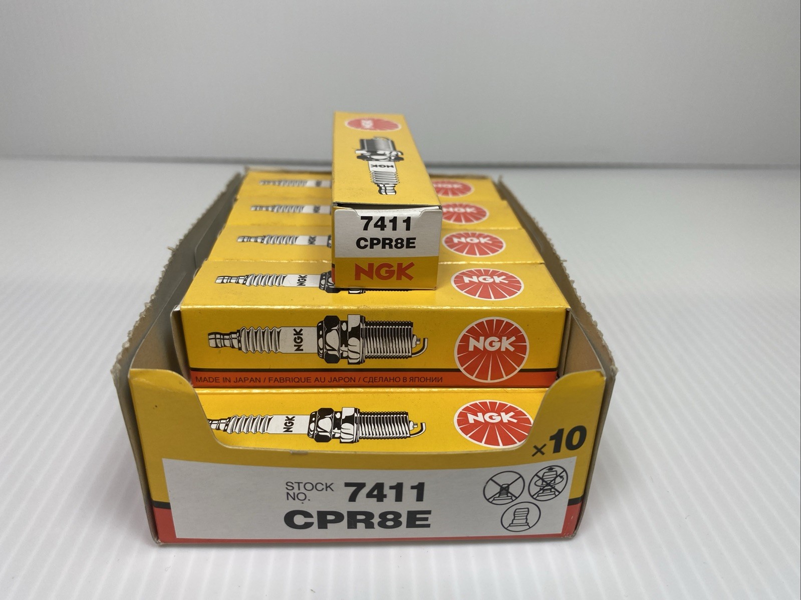 Lot of 10 NGK Spark Plugs 7411 CPR8E