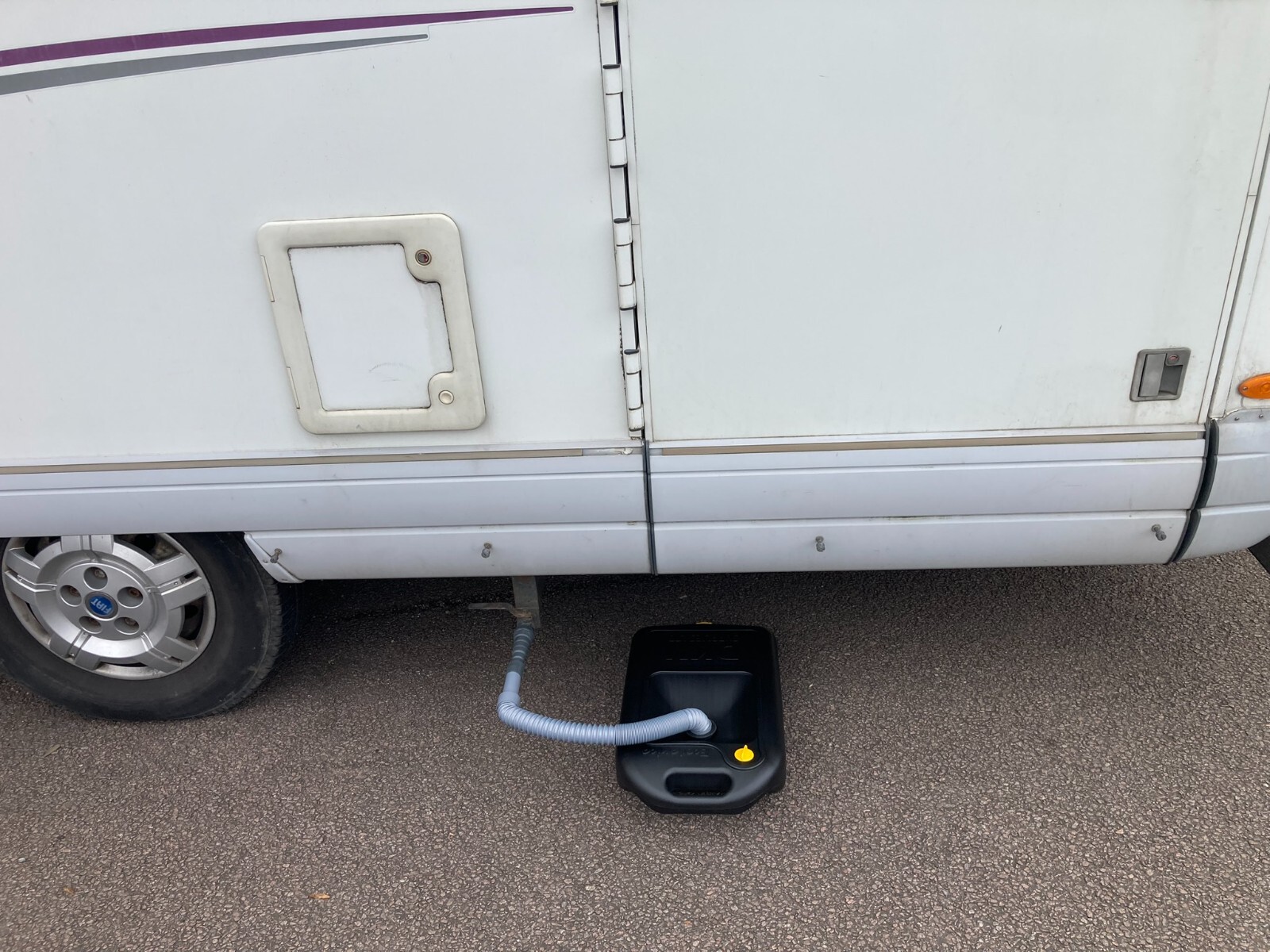 10L Black Waste Water Container with Hose and Adapter - Caravan Motorhome Camper