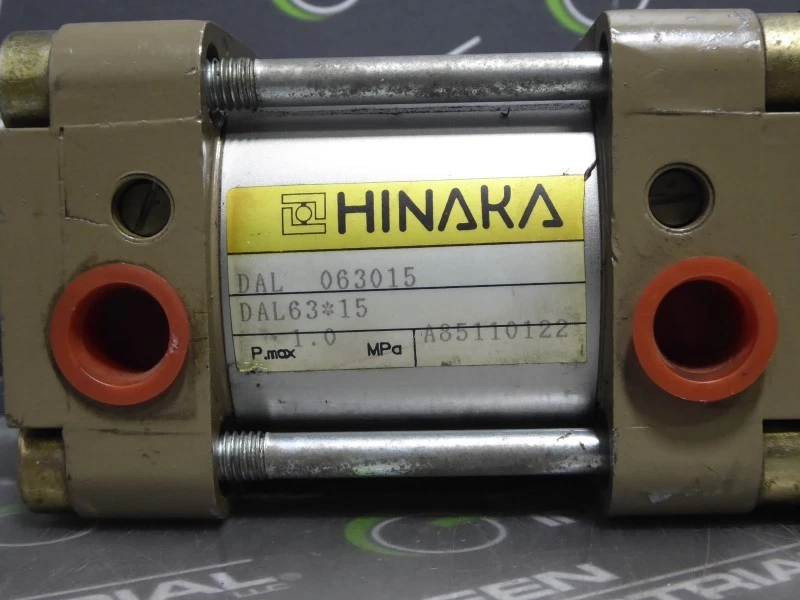 Cilindro neumático Hinaka DAL 063015 USADO PMAX 1,0 MPa A85110122 Foto 4 de 4