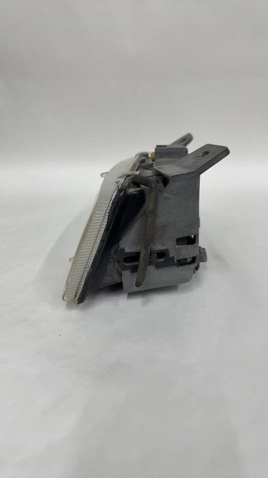 1990-96 Oldsmobile Silhoutte RH Headlight Assembly - Image 4 of 4