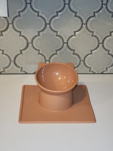 Raised Non-Slip Silicone Food/Water Bowl for Cats or Small Dogs - BRAND NEW!