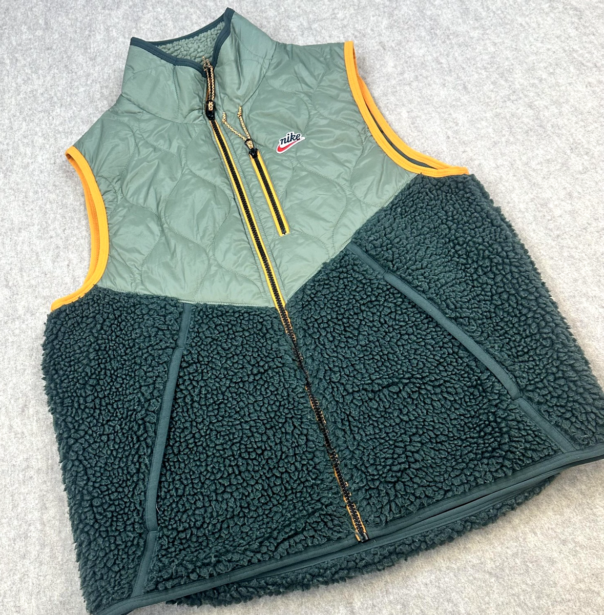 Nike Hybrid Vest Mens Medium Sherpa Fleece Quilted Outdoor Hiking