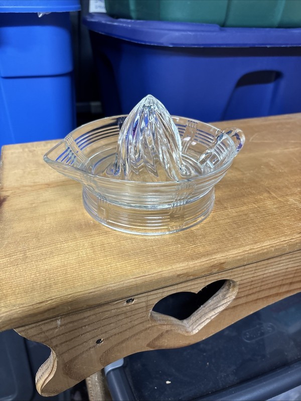 Vintage Clear Glass Citrus Juicer Reamer With Ribbed Design & Ring Handle Mint