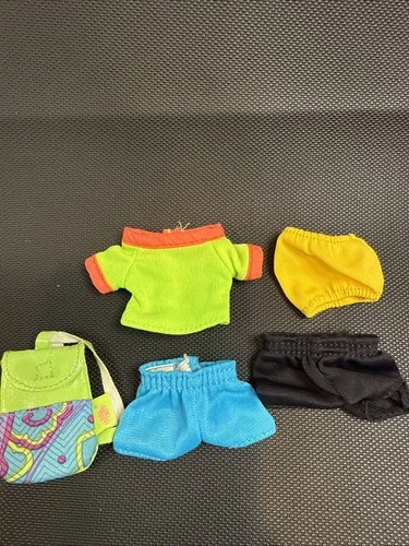 VINTAGE MATTEL Stacie Sister Of Barbie Fashions Set Tops Shorts Backpack