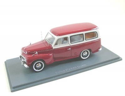 Volvo PV 445 Duett (rot/grau) in OVP 1:43 NEO
