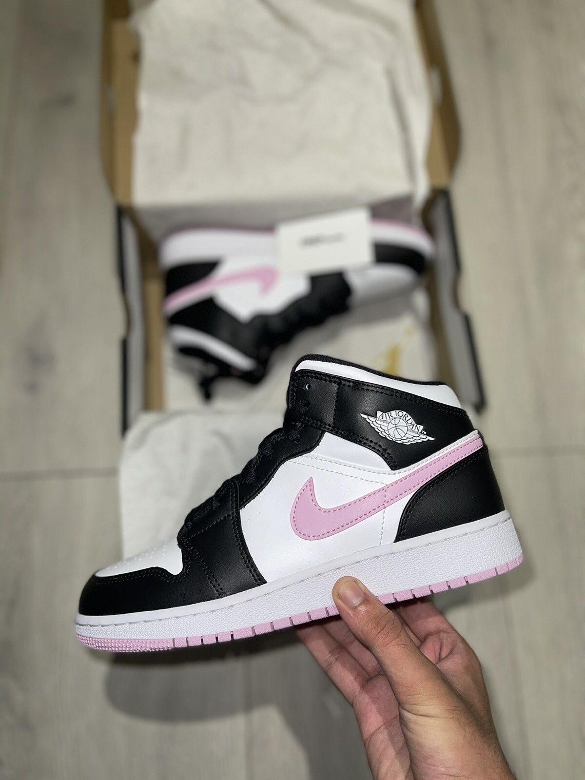 Nike Ai Jordan 1 Arctic Pink Mid UK