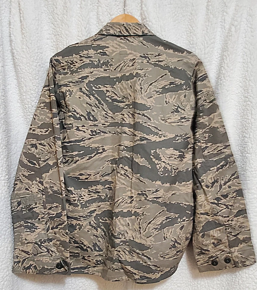 Mens Air Force digital tiger stripe camo utility coat size 40R - Image 2 of 2