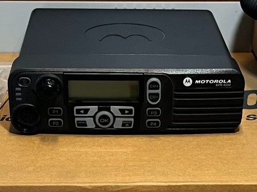 Motorola TRBO XPR4550 UHF 450-512 MHz 40W Mobile Radio Connect Plus Complete Kit - Afbeelding 2 van 6