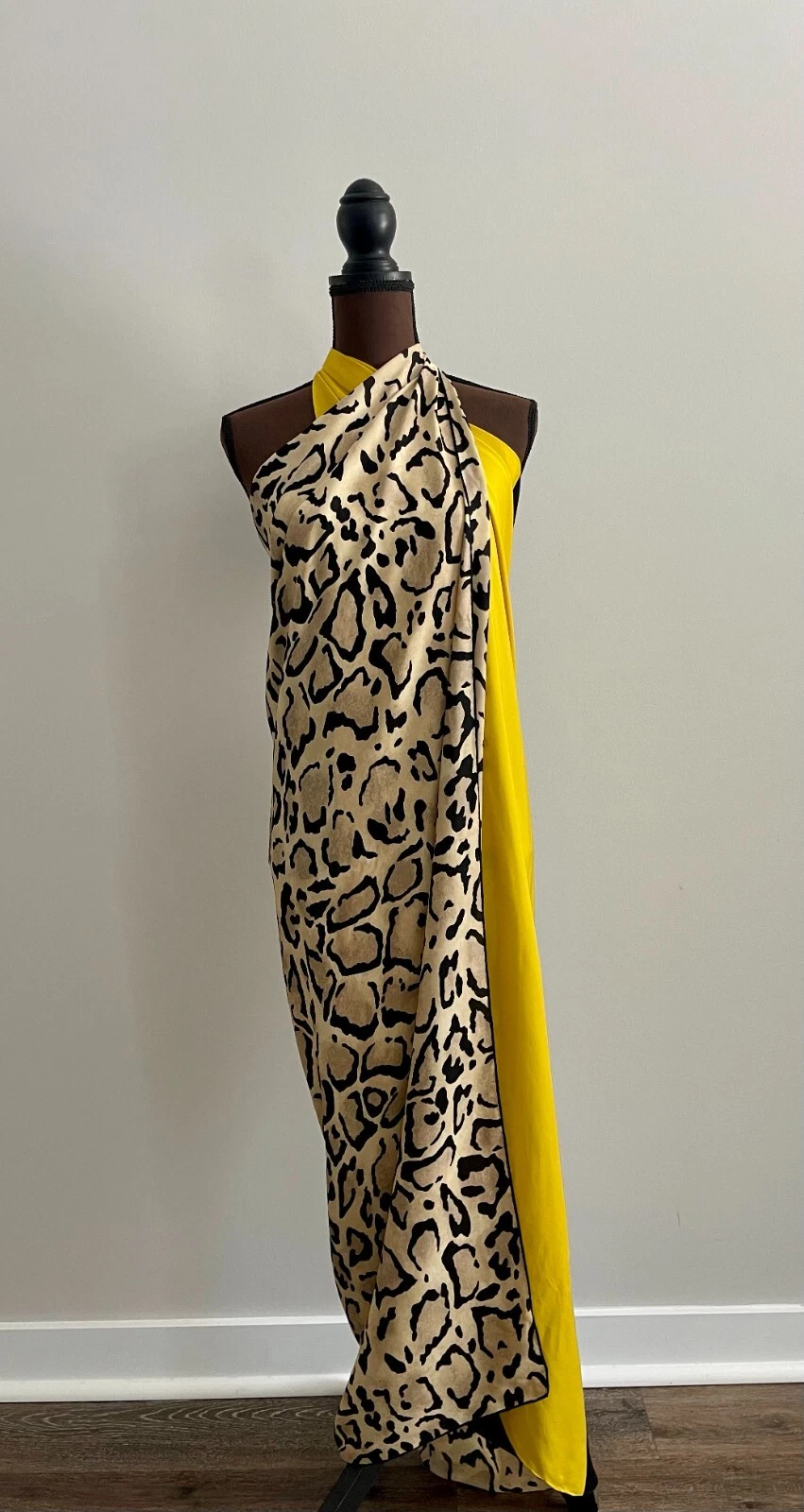 Foulard châle mousseline imprimé animal moutarde jaune moutarde enveloppé soie oversize Gucci