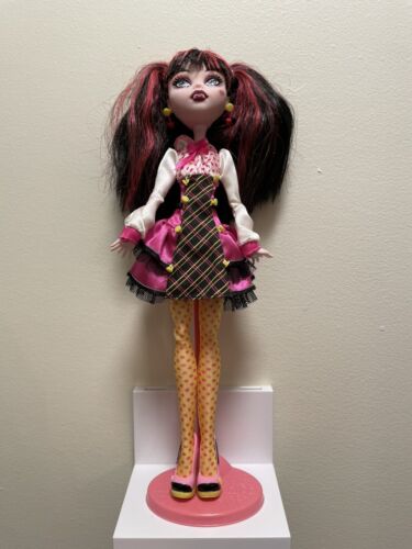 Monster High 3D Printed Girl Doll Stand Clips - Proper Fit, 2+ Free Shipping! - Picture 2 of 7