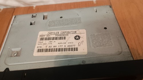 CHRYSLER CORPORATION CAR RADIO AM/FM DOLBY SYSTEM TAPE DECK PART No. P04608305 - Picture 5 of 13