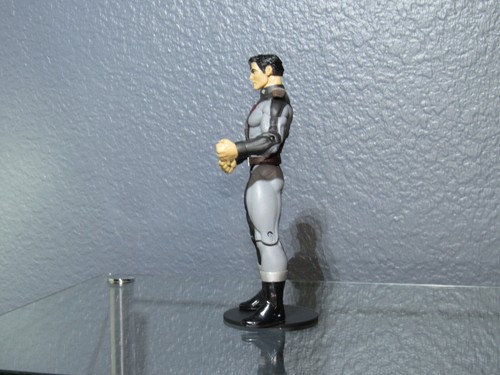DC Direct Superman: New Krypton 7" REEVES Likeness Gary Frank Action Figure - Picture 6 of 8