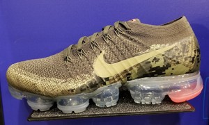 gli uomini sono nike air vapormax flyknit scarpe da corsa neutrale olive / cargo gli uomini sono nike air vapormax flyknit scarpe da corsa neutrale olive / cargo