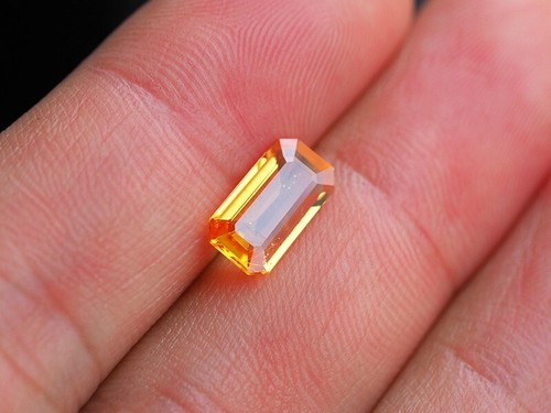 MINA NATURAL - ZAFIRO AMARILLO ESMERALDA 1,67 CTS. - Imagen 3 de 3