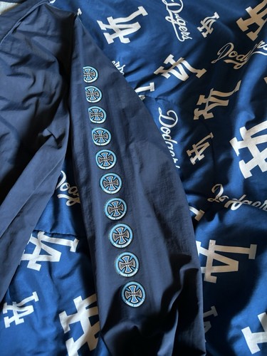 independent windbreaker - Picture 4 of 10