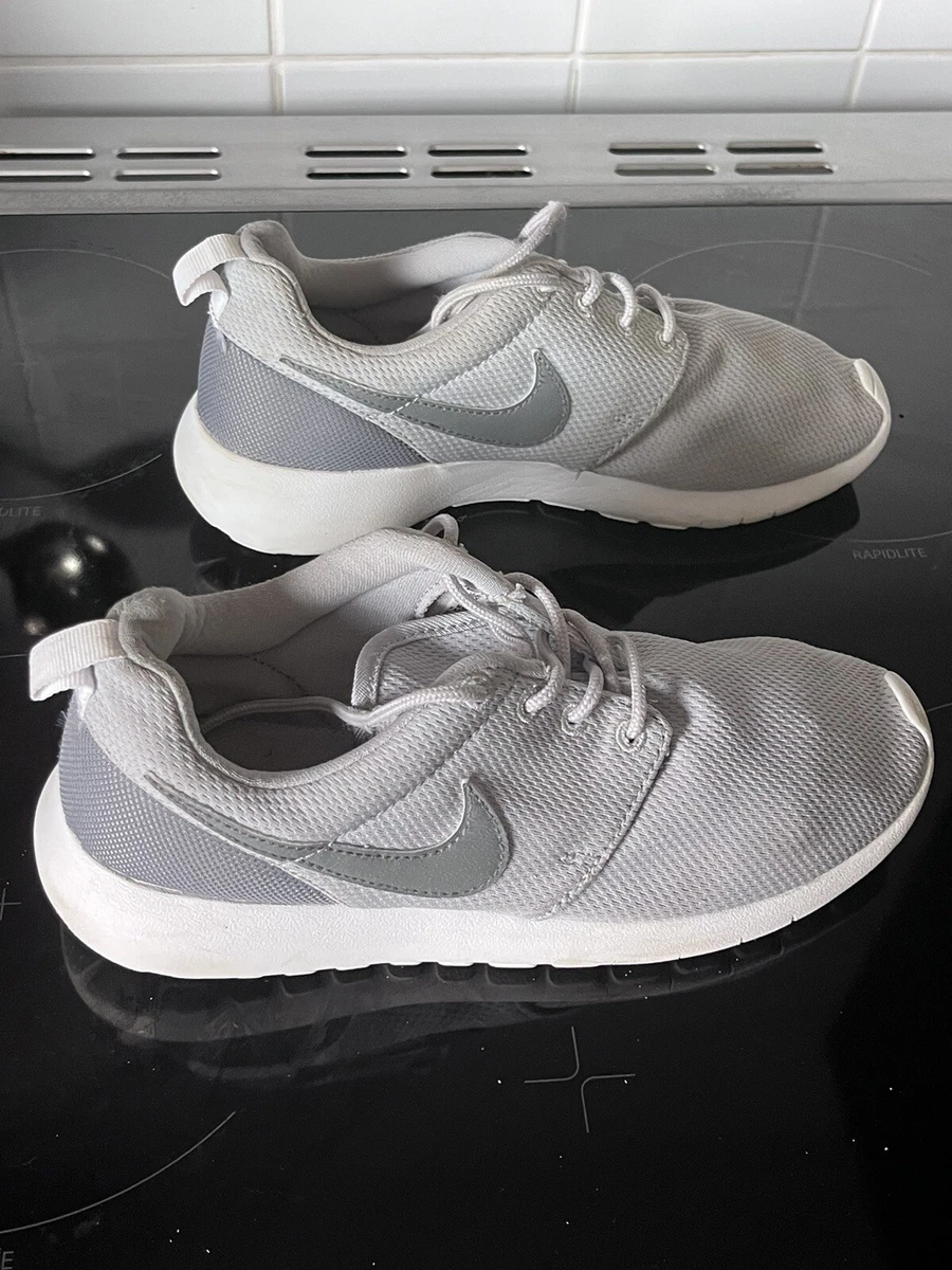 Light gray nike clearance shoes