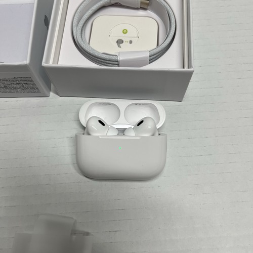 Airpods Pro 2nd Generation with Wireless Charging case (USB-C) - Photo 2 sur 4