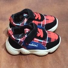 New Fashion toddler sneakers sz.7 Eu.23