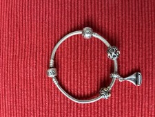 Pandora Armband mit 4 Charms, 925er Sterling Silber, Sehr Guter Zustand