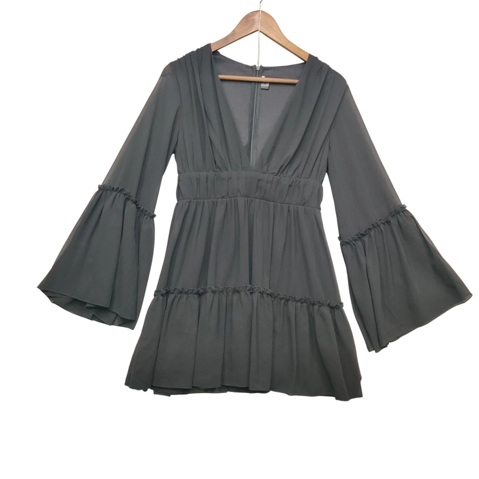 Vestido para mujer Miss Ord negro caprichoso hada grunge cuello en V profundo manga acampanada M Foto 3 de 4