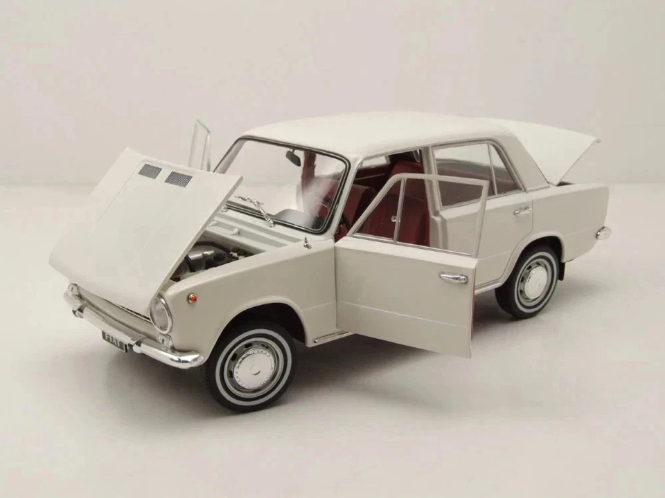 FIAT 124 1970 BIANCO IXO 1:18 18CMC205OP.24 - Immagine 4 di 4