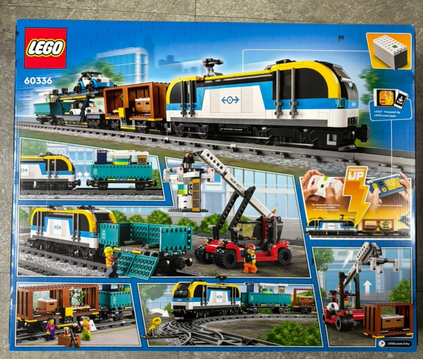 LEGO 60336 City Freight Train Powered Up RC 6 Minifigs 33 Tracks