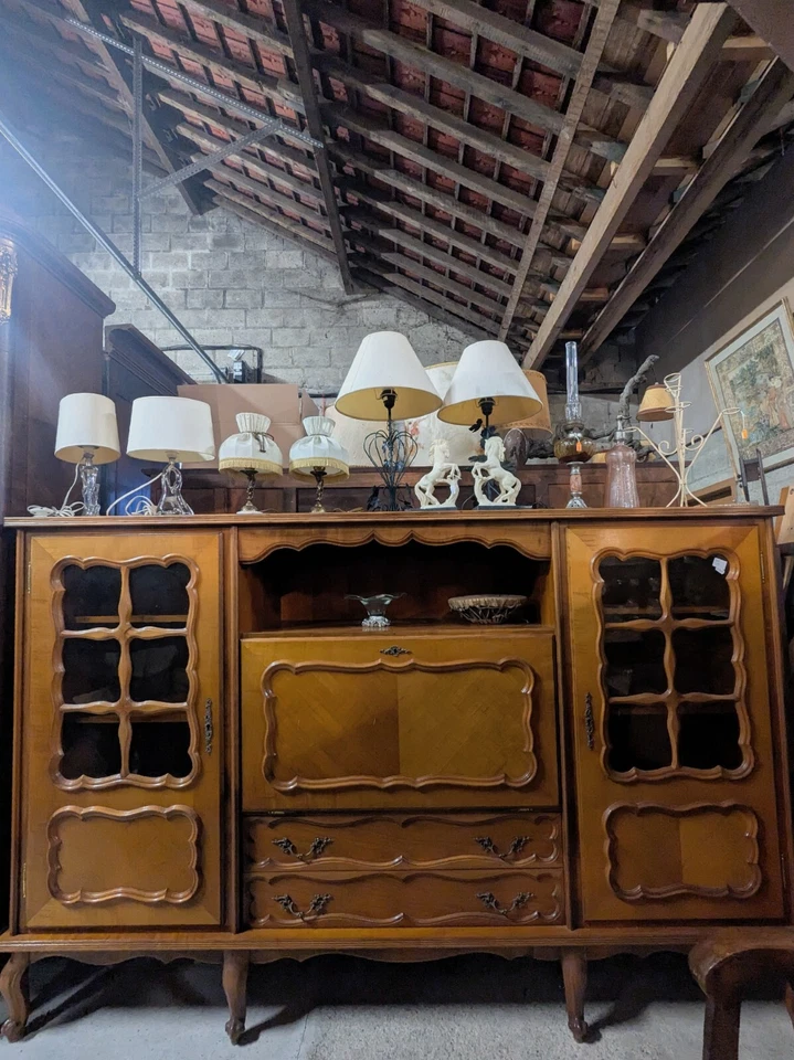 Buffet vitrine - Style Louis XV - Bois massif - Photo 1/3