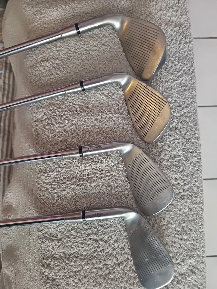 Hierros modelo LYNX Golf Master acero inoxidable 6, 7, 9, P diestro Foto 3 de 4