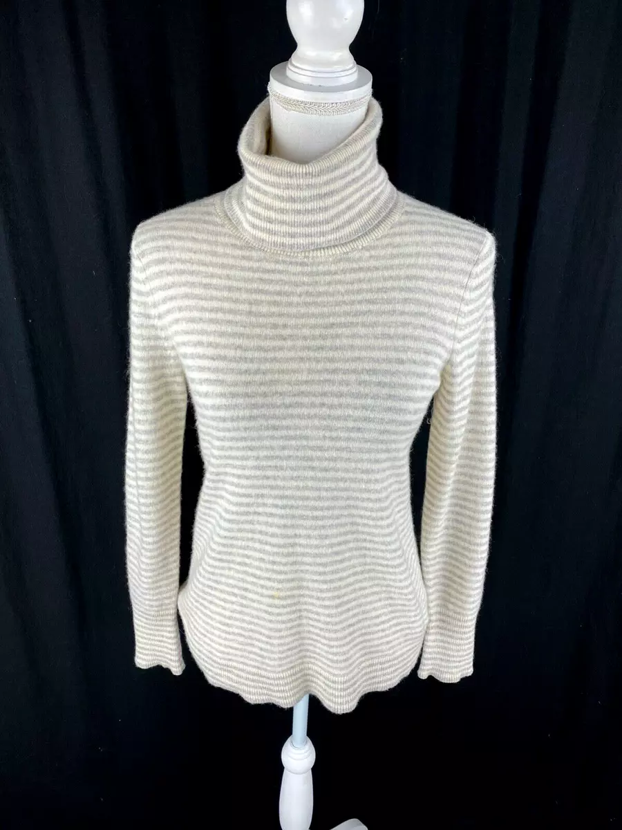 Off-White Turtleneck in Pure Wool