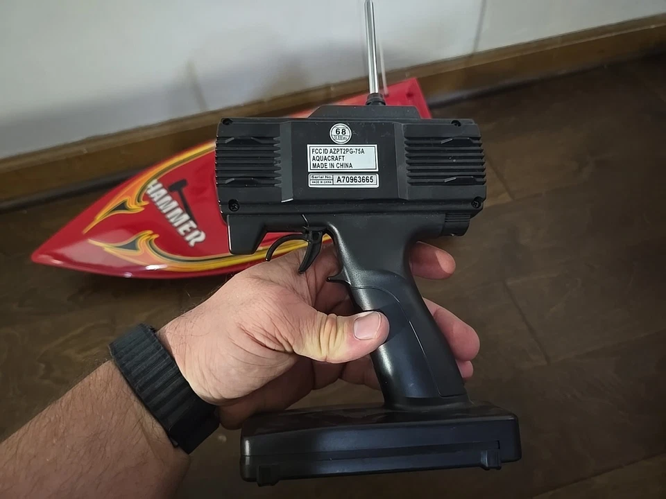 Aquacraft Hammer Rc Boat Red - Untested - For Parts/repair  - Image 3 of 4