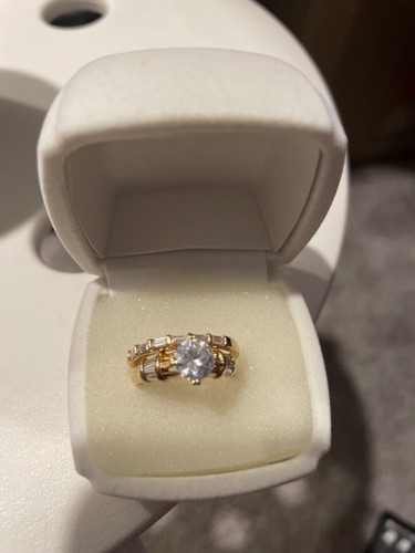 14k gold engagement ring set cubic zirconia used. I believed it’s 7 /7.5 in size - Picture 6 of 6