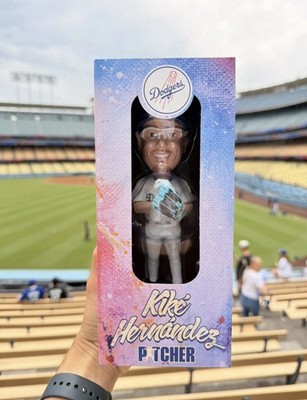 🇵🇷🧢Kike Hernandez Pitching Helmet Dodgers Bobblehead 7/12/26
