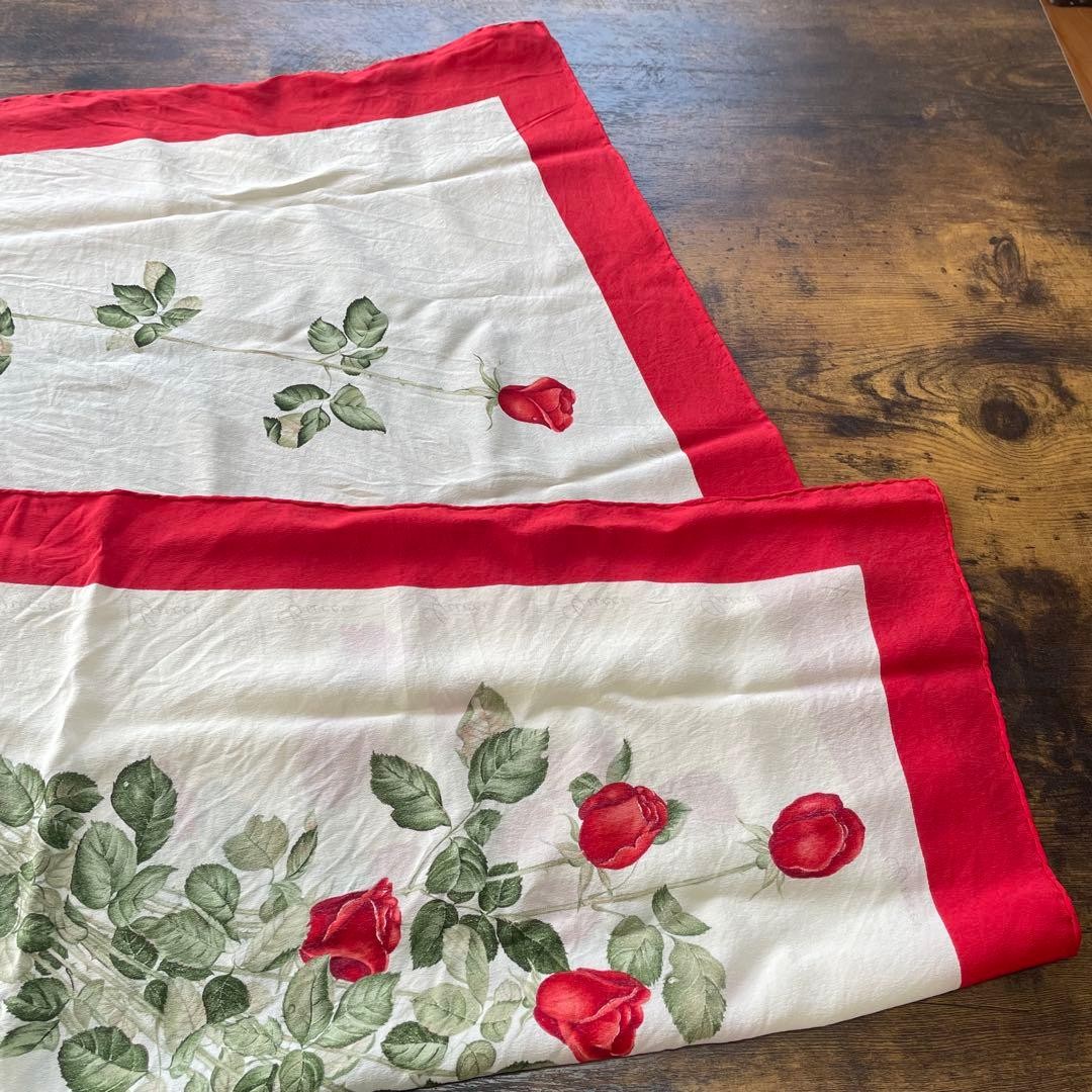 GUCCI Vintage Rose Print Large Silk Scarf in Red　82cm×80cm thumbnail 13