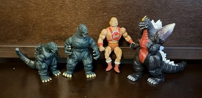 TOYS LOT - Antique/Vintage Toys With Broken Or Missing Pieces - Godzilla He-Man