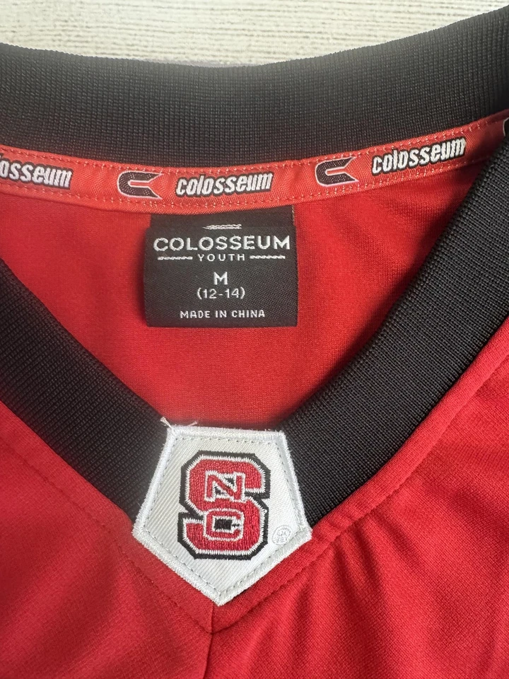 Camiseta NC State Wolfpack Juvenil Mediana Roja NCAA Fútbol Coliseo Malla Camisa Foto 2 de 4