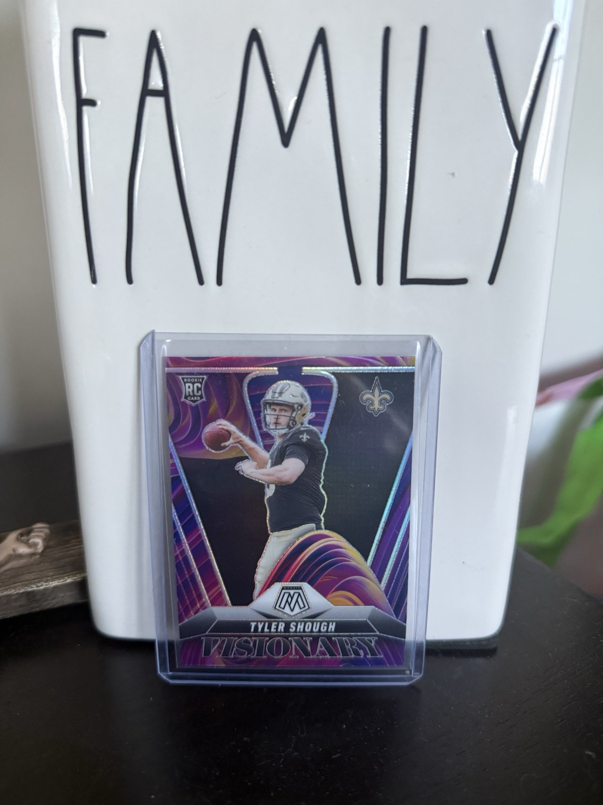 Tyler Shough 2025 Mosaic Football Visionary #17 Rookie Case Hit