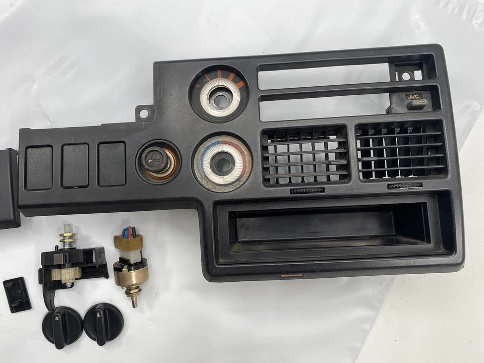 1986-1993 Mazda B2000 B2200 B2600 heater control bezel Vents Black OEM - Image 2 of 4