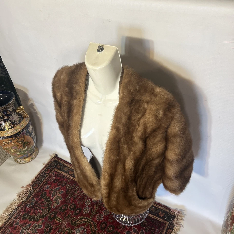 PELE DE VISON Capa Estola Envoltório Nupcial Xale Creme Hollywood Glam Bolsos Perfeitos Carmel - Imagem 2 de 4