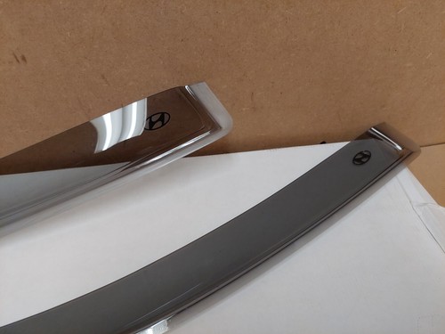 Kit deflettori aria anteriori Hyundai Santa Fe DM 2012-2018 2W221ADE00 originali NUOVI - Foto 5 di 9