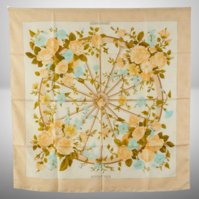 HERMES エルメス カレ90 ROMANTIQUE ロマンティック Hermes Carre 90 ROMANTIQUE Romantic Scarf Beige Pink Silk