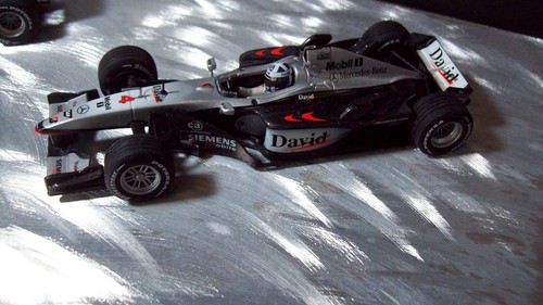 1/43 TWIN SET McLAREN MERCEDES MP4/15 2001 THANKS FOR THE MEMORIES HAKKINEN/COUL - Bild 7 von 9