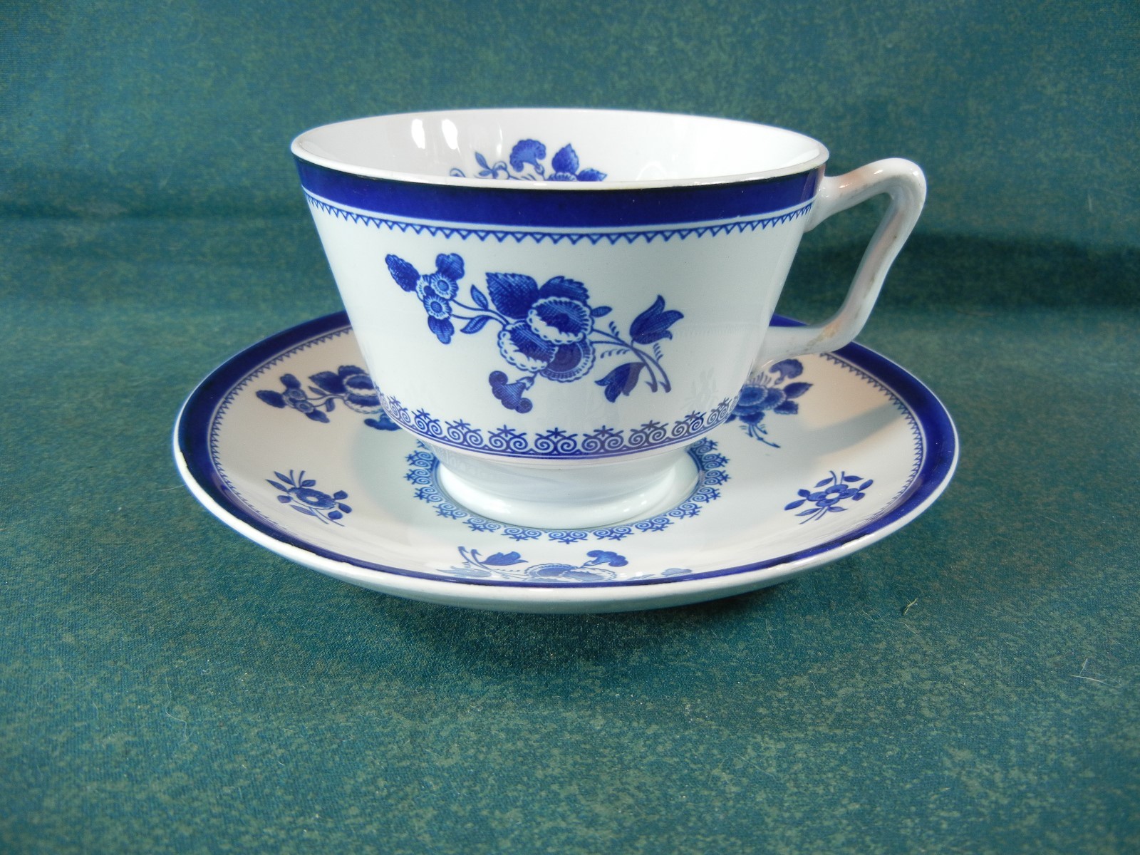 Spode Gloucester Blue Y2989 London Shape Cup and Saucer Set(s)