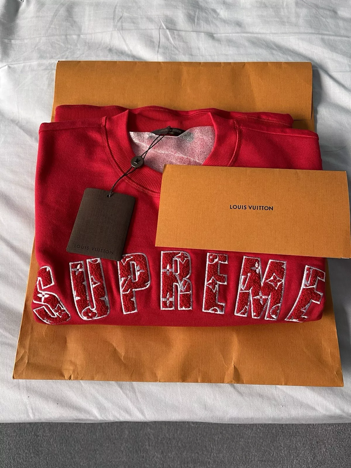 Sweat shirt logo arc rouge Supreme x Louis Vuitton petit neuf