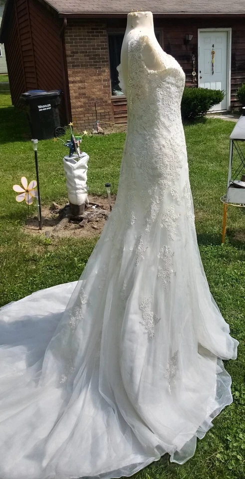 Wendy s Wedding Dress 697 1960 - Image 2 of 4