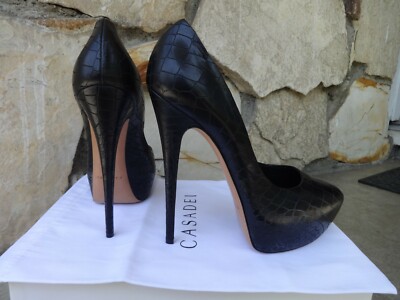size 11 platform pumps