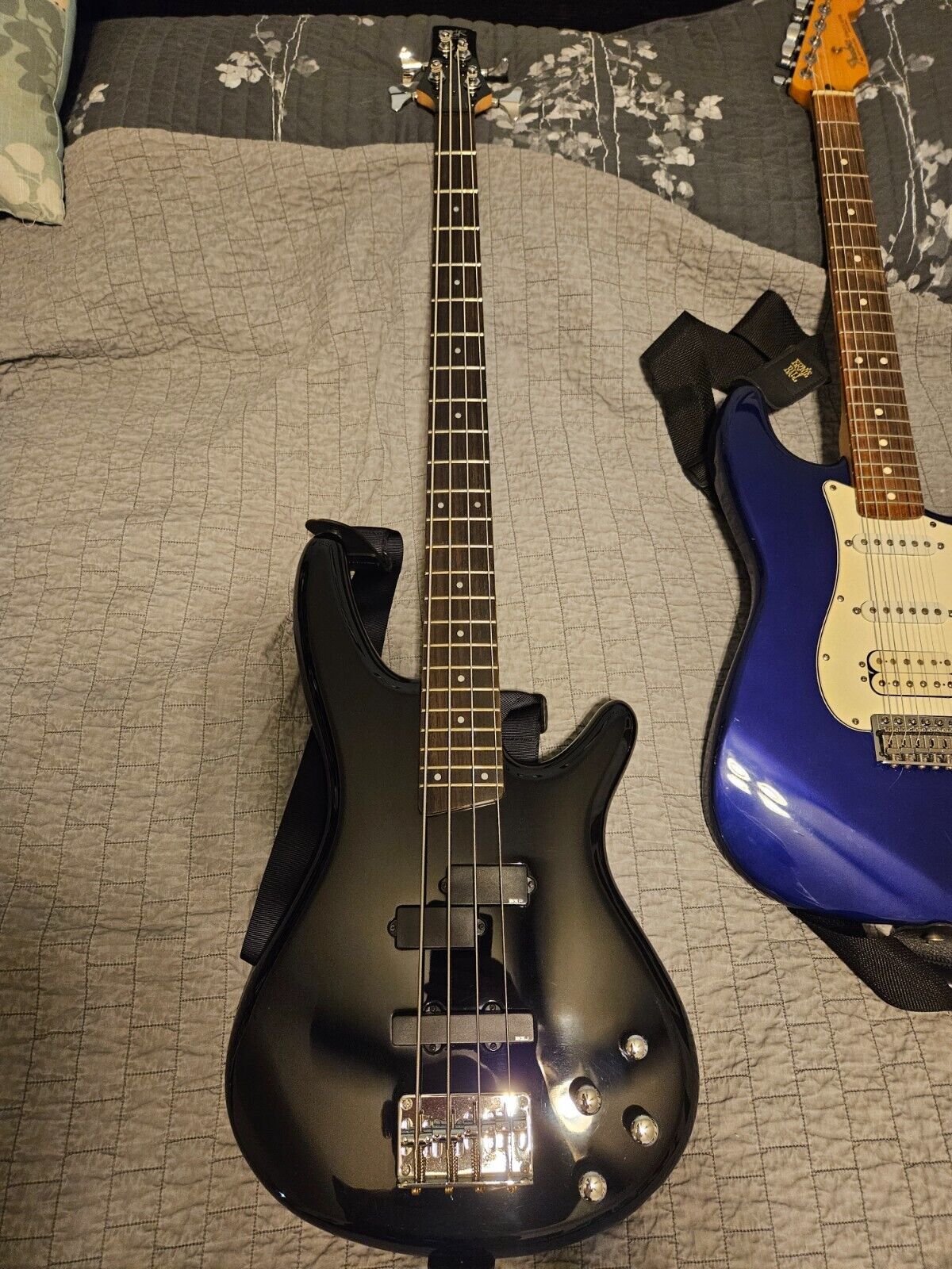 Ibanez SDGR SR-300DX 4-String Active Bass Guitar - Mint condition